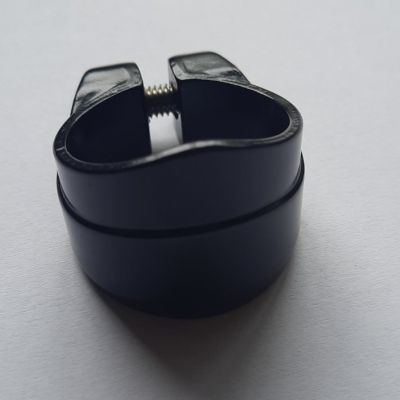 Aluminijumska šelna sedišta (AL6061-T6)  31,8 mm crna, sa prstenom